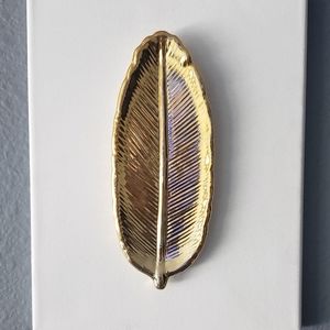 Gold feather Canvas 3D